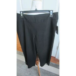 NWT ALLISON DALEY BLACK STRETCH CAPRI WITH BUTTON ACCENT ON LEG SIZE 12